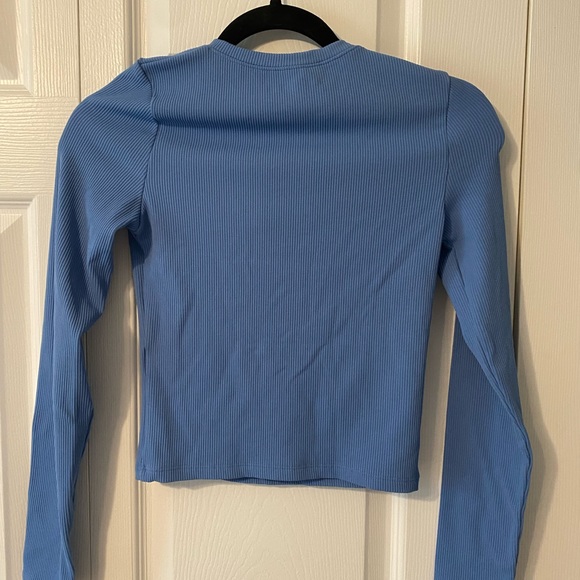 Abercrombie & Fitch Blue Super Soft Long Sleeve NYT - Picture 3 of 3